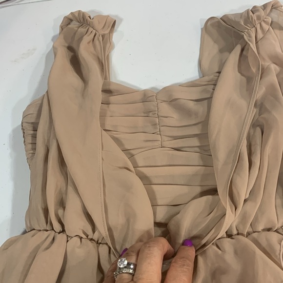 ❤️ H&M Beige Ruffle Dress - Picture 3 of 4